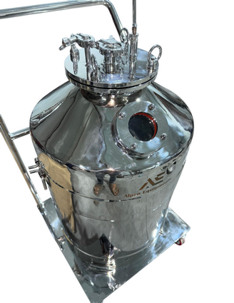 PRESSURE VESSEL WITH TROLLEY